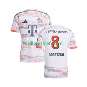 Maillot de Foot Bayern Munich Leon Goretzka 8 Extérieur 2025-26
